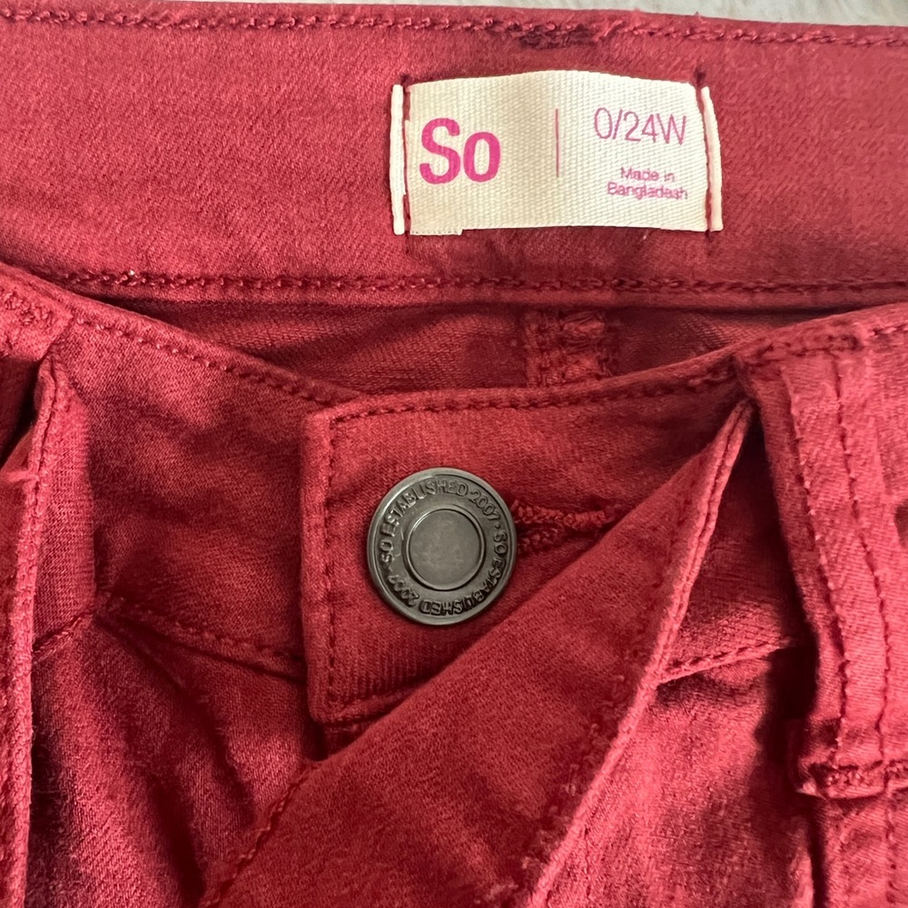 New Juniors' SO Belted Jeggings - Picture 7 of 7